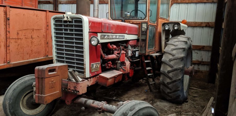 Vintage Farm Machinery Auction