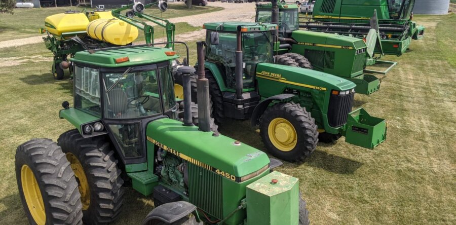Bob Grundel Estate Farm Machinery Auction