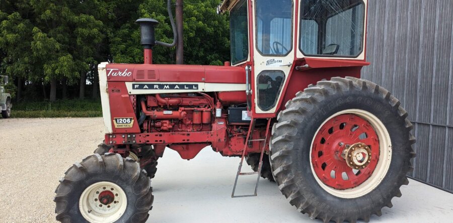 Antique Tractor & Auto Auction