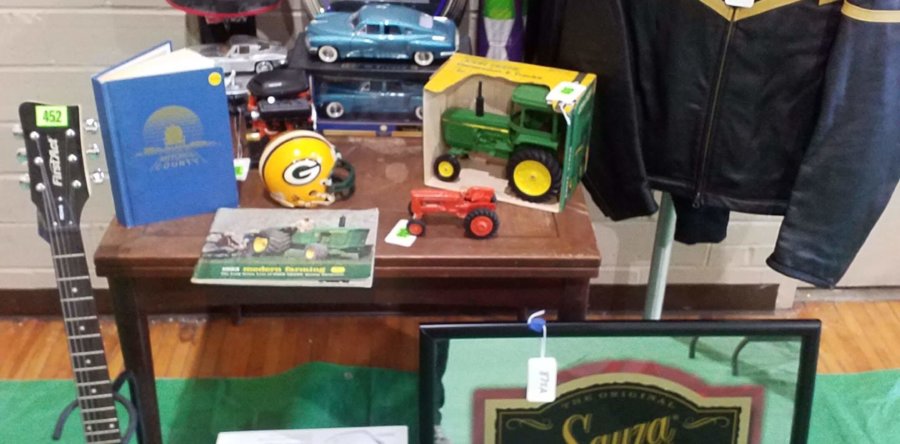 Guitars, Electronics, Harley Davidson, Farm Toys & Literature