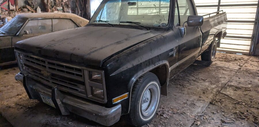 Gabel Barn Find Vehicle, Farm Machinery & Advertising Auction-Live & Online